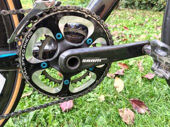 Silniční kolo GIANT DEFY celokarbon - 5