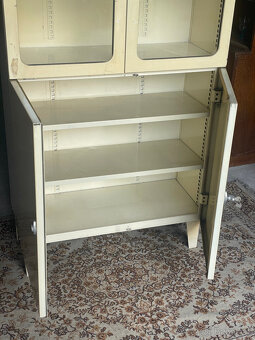 Lékařská vitrína / skříňka - 5