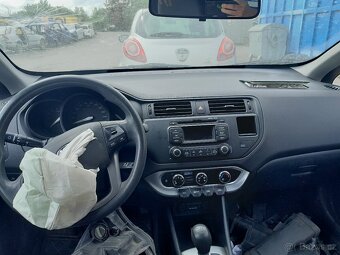 Kia Rio - 5