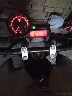 YAMAHA MT03 - 5