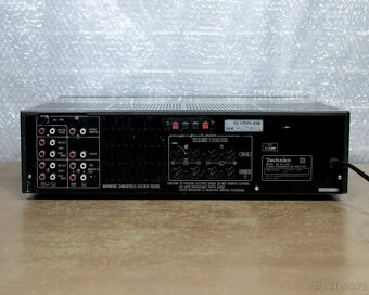 Zesilovač Technics. - 5