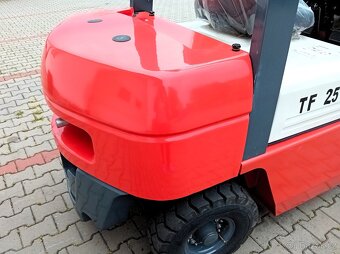 Vysokozdvižný vozík 2.5T, 3.0m zdvih, BENZIN / LPG - 5