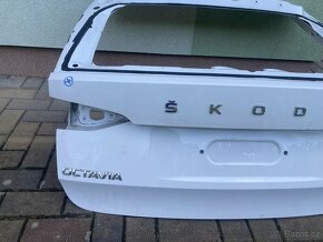 Škoda Octavia Combi 4 VI Zadní Víko 5E7 - 5