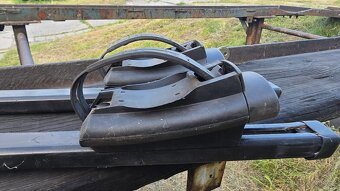 Příčníky Thule na hagusy 135 cm - 5