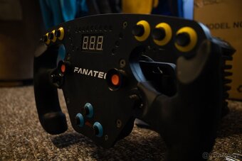 Fanatec CSL DD 8Nm QR1 + Pedály + MOZA Table clamp - 5
