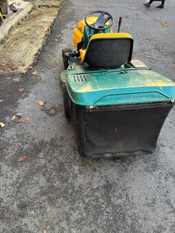 Zahradní traktor MTD - 5