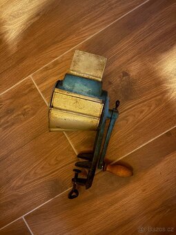 Retro mlýnek na strouhanku - 5