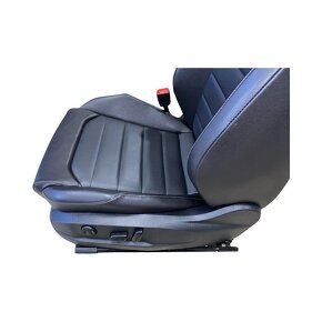 Sedačky černá kůže VW Golf 7 kombi r.v. 2016 - 5