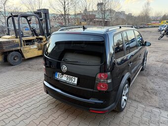 VW Touran cross 2.0 TDi 2010 - 5