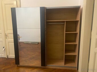 Šatní skříň - 5