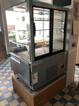 Chladicí vitrína Juka Lumina LM 90/Ch - 5
