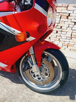 SUZUKI GSXR 1100 - 5