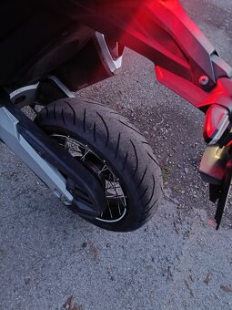 Honda x-adv 750 - 5