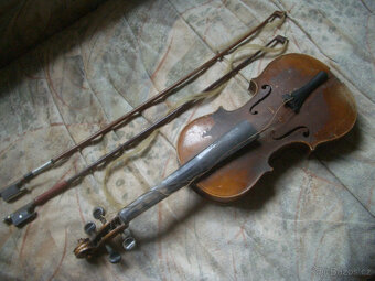 Staré housle vč. 2 smyčců a pouzdra k renovaci či do sbírky - 5