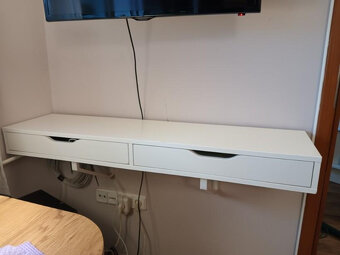 Police se zásuvkami Ikea EKBY ALEX - 5