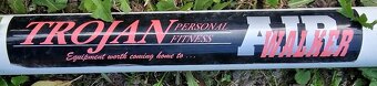 Bílý fitness stroj na cvičení, trenažér Air Walker - 5