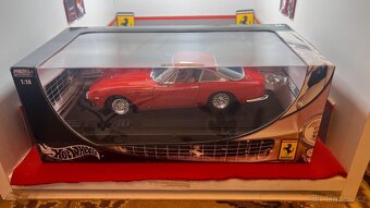 Ferrari 250 GT Berlinetta 1:18 Hot Wheels - 5
