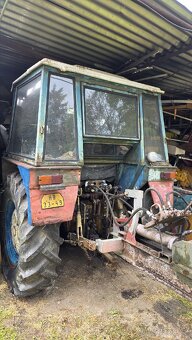Zetor 5718 s vlekem a příslušenstvím - 5