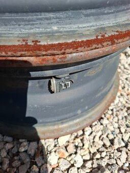 Ocelové ráfky a pneumatiky Ford 195/50R15 - 5