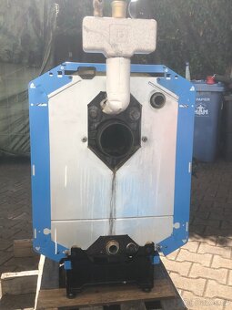 Prodám litinový kotel na olej 34 - 36,3 Kw - 5