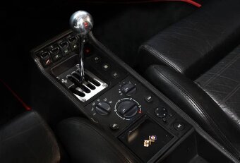 Ferrari F355 GTS z roku 1996 - 5