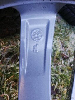zimní alu 18" VW Golf VII Salvador ,Pirelli 225/40/18 - 5
