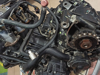 Motor kompletní Triumph - 5