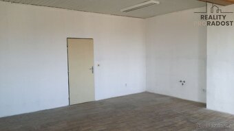 PRONÁJEM KOMERČNÍHO OBJEKTU VE VESELICI NA MORAVĚ - 5