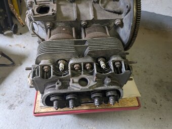 VW Brouk 1300- polomotor označení F - 5