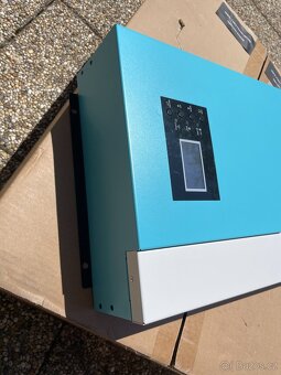Prodám Solární ostrovní střídač 3500W , 24VDC , 5000W 500VDC - 5