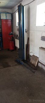 Dvousloupový zvedák 2500kg - 5