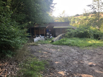 SLEVA - Pozemek se zahradní chatou u lesa 1928 m² - 5