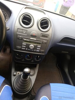 Ford Fiesta 1.4, 59kW, rok 2005 - 5