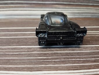 Ferrari FXX 1:43 Hot Wheels - 5