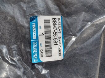 Izolace kapoty Mazda 3 - 5