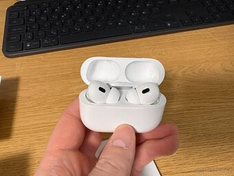 Apple AirPods Pro (2. generace) – TOP stav - 5