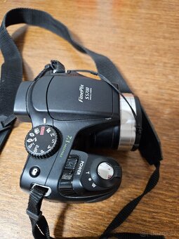 Fuji FinePix S5700 - 5