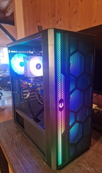 Herní PC, RX 6600 XT, I3 12100f, 32Gb RAM, 1Tb SSD,WIFI + BT - 5