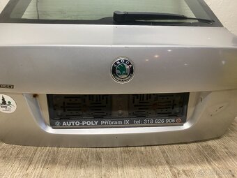 ŠKODA OCTAVIA 2 2004-2013 - PÁTÉ DVEŘE KOMPLETNÍ 9102 - 5