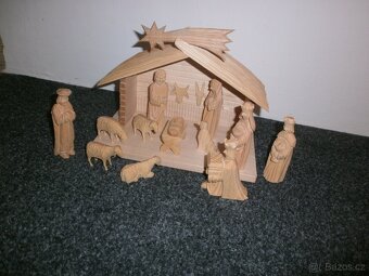 Ručně vyřezávaný dřevěný betlém 14a1 - 5