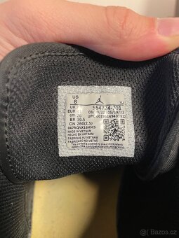 Air Jordan 1 Mid Taxi (EU 41) - 5