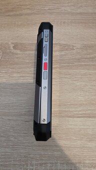 Odolný telefon s projektorem Tank4 TOP STAV - 5