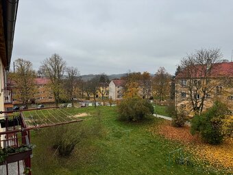 Pronájem bytu 2+1, cihlový dům, centrum Ostrova - 5