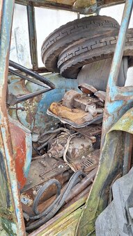 Zetor 3011,má platné doklady TP SPZ - 5