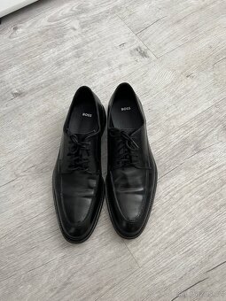 Jako nové společenské kožené boty Hugo Boss 10/44 - 5