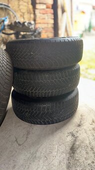 Pneu 215/65R16 98H - 5