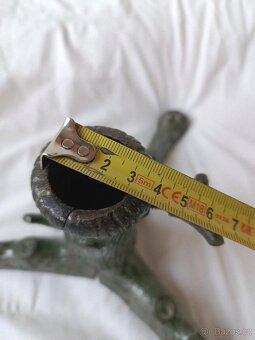 Zelený litinový stojánek na vánoční stromeček - 5