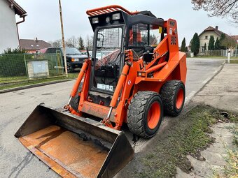 smykem řízený nakladač LOCUST 903 55 kW - 5