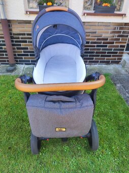 Kočárek + autosedačka - 5