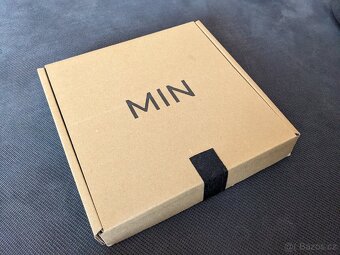 Dřevěná bezdrátová nabíječka MIN PAD - 5